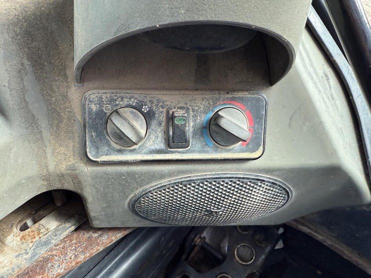 bobcat-t870-image-29