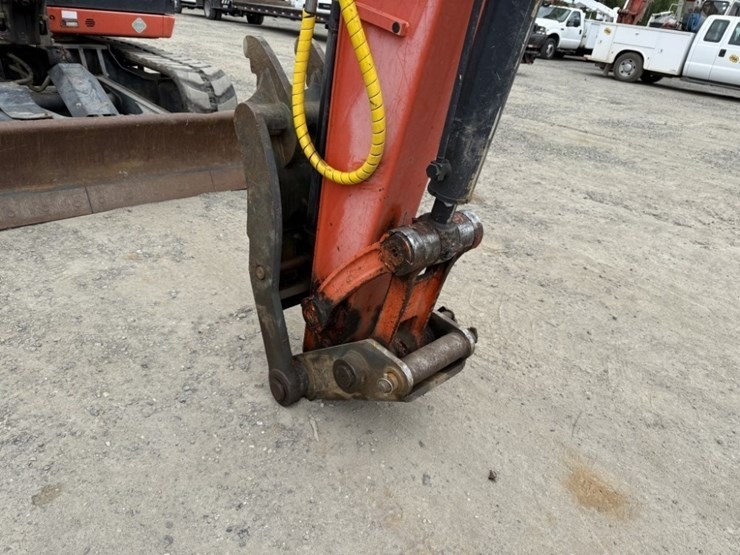 2014-kubota-kx080-4-image-11