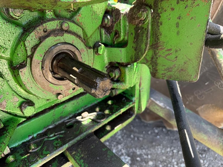 john-deere-4040-image-16