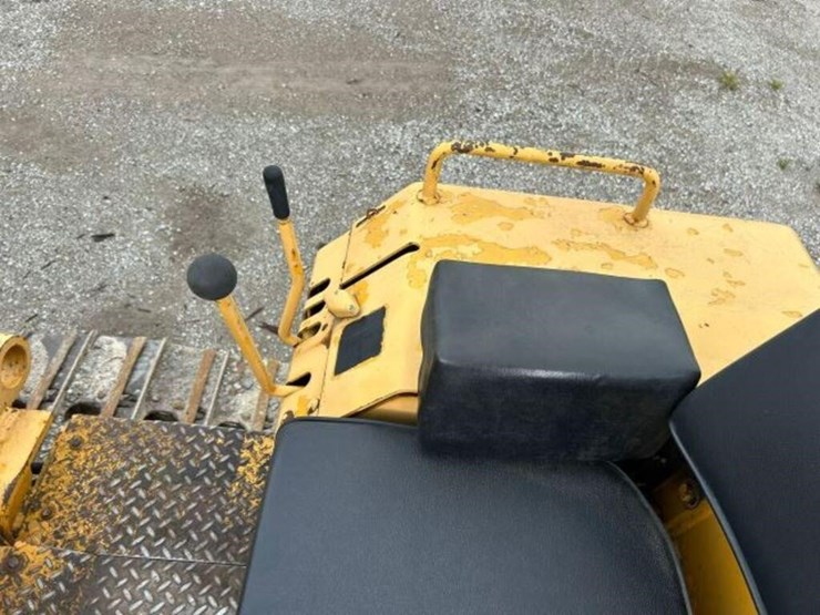1985-john-deere-450e-image-15
