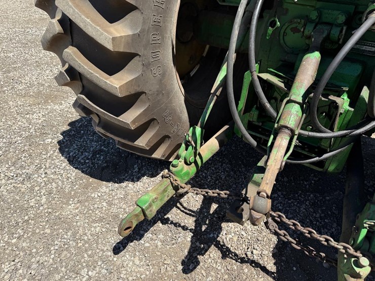 john-deere-4040-image-15