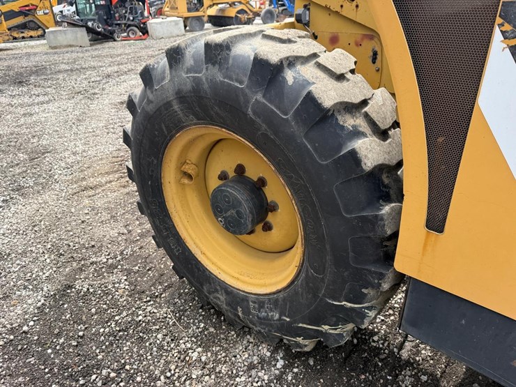 caterpillar-th406-image-14