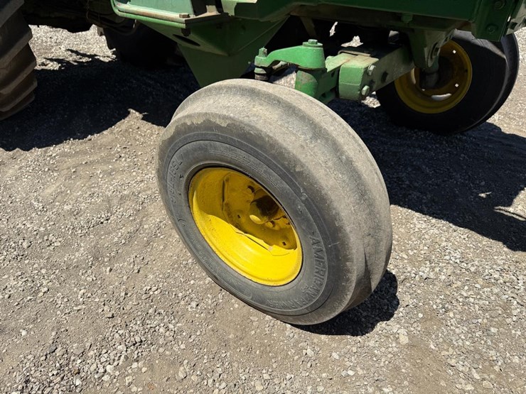 john-deere-4040-image-11