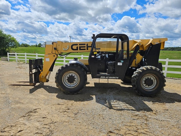 2020-gehl-rs8-42-image-2