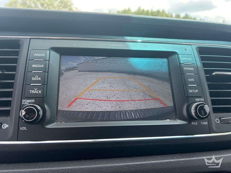 2017-kia-sedona-image-16
