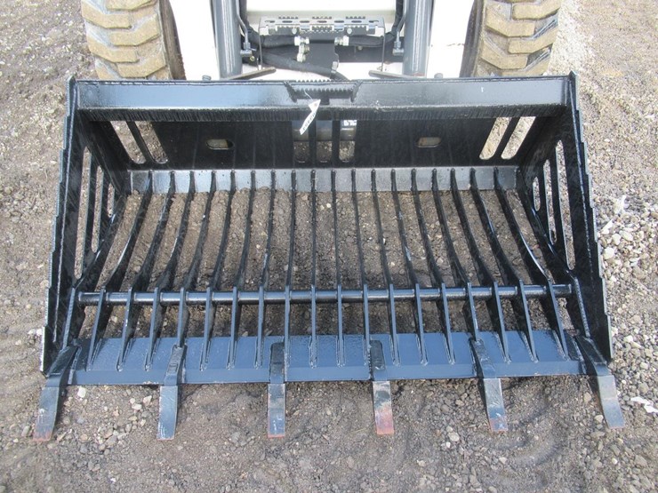 wildcat-68"-skid-steer-skeleton-tooth-bucket-image-3