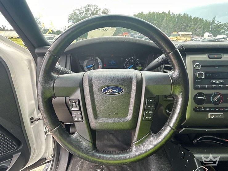 2016-ford-expedition-image-11