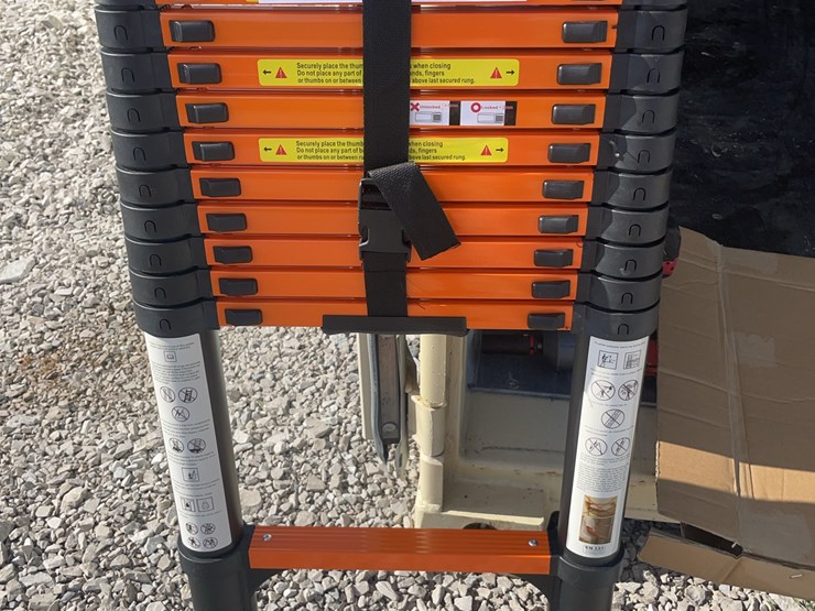 13-step-single-side-telescoping-ladder-image-1