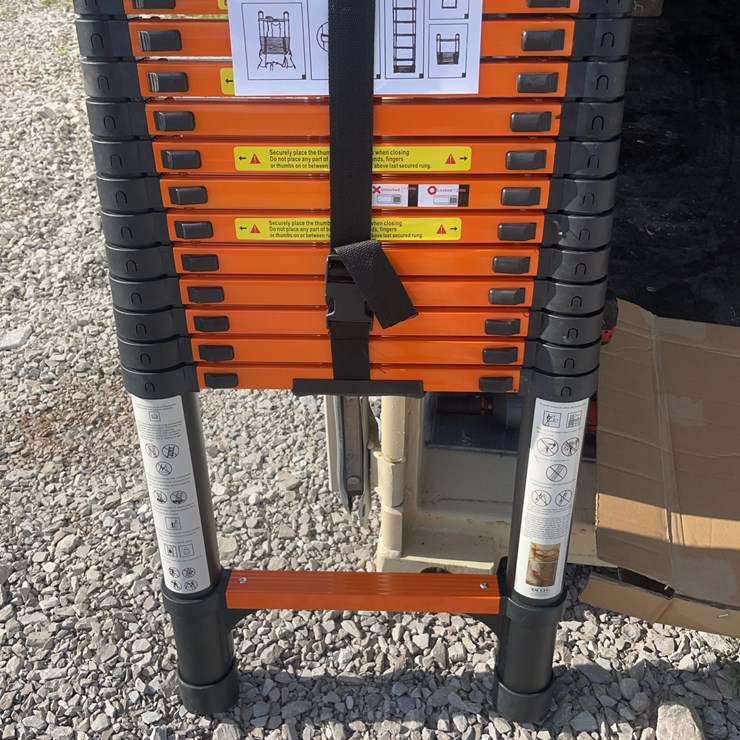 13 Step Single Side Telescoping Ladder