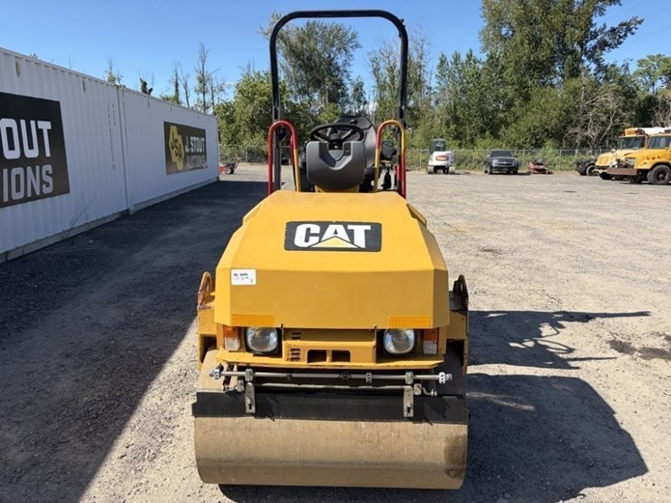 2009-caterpillar-cb24-image-8