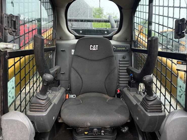 2022-caterpillar-299d3-image-20
