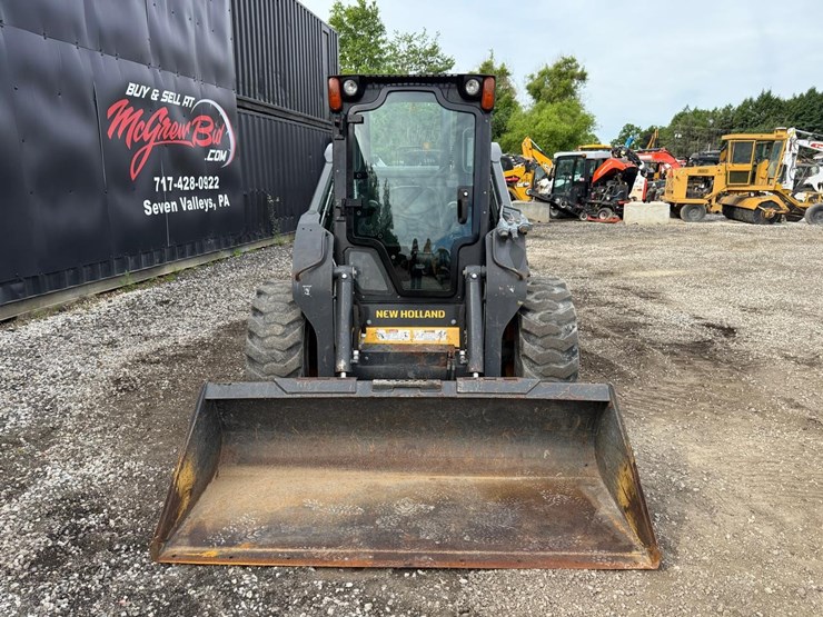 2015-new-holland-l230-image-7
