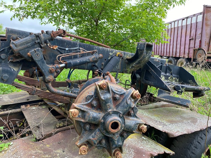 #1632-•-international-harvestor-day-cab-semi-(no-title)-(for-parts-only)-image-11