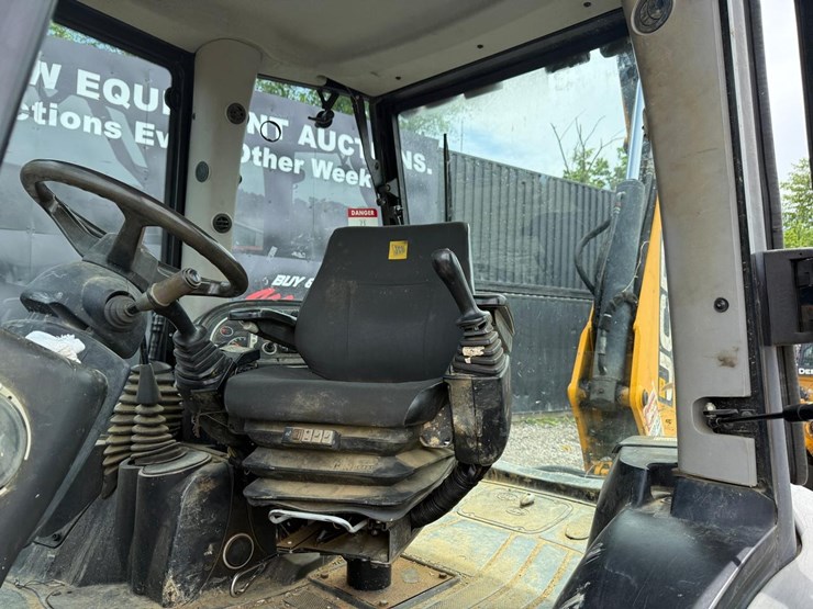 jcb-3cx14-image-21