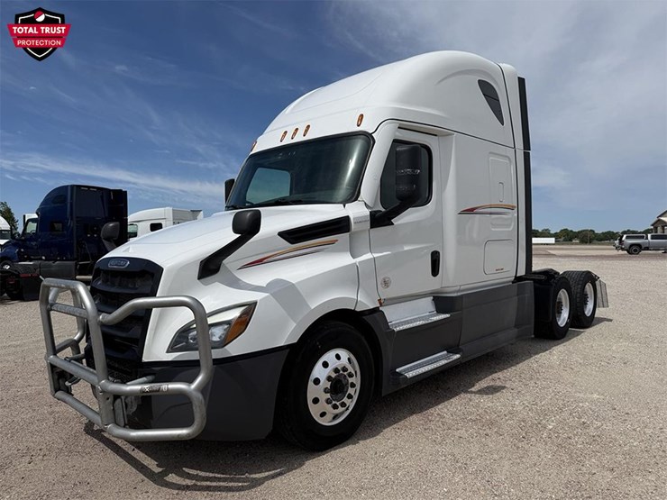 2021-freightliner-cascadia-126-image-1