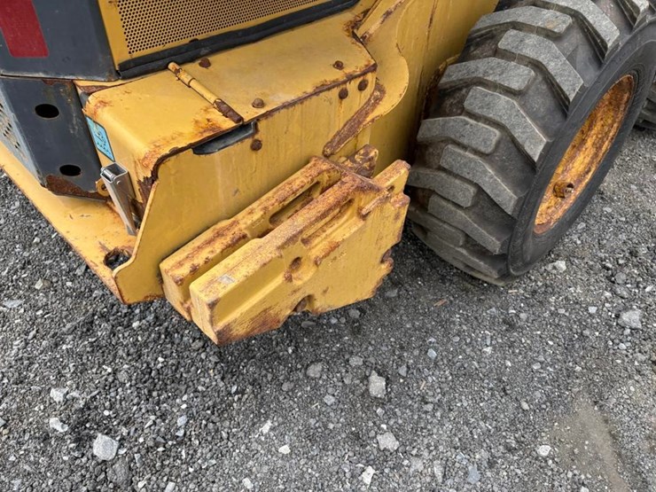 deere-330g-image-13