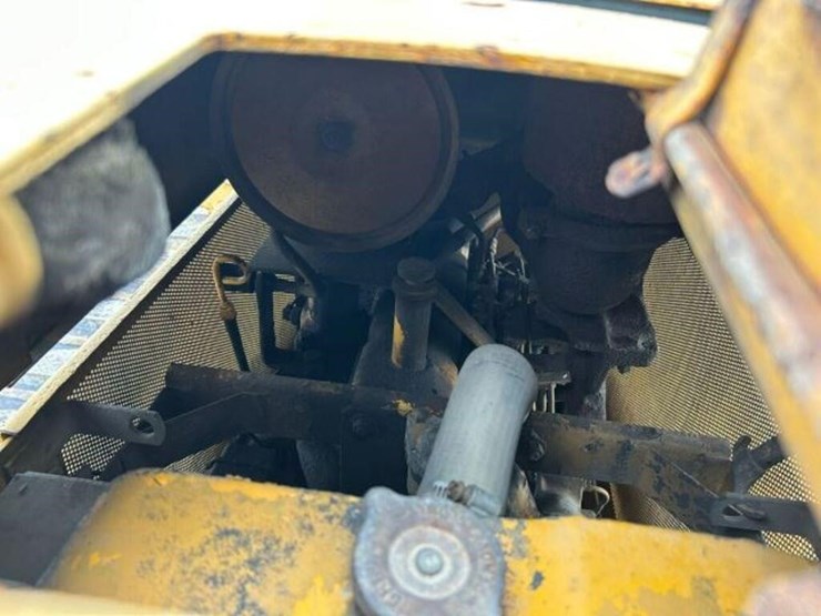 1985-john-deere-450e-image-22