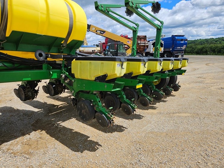 john-deere-1770-image-40