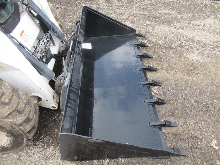 wildcat-80"-skid-steer-tooth-bucket-image-4