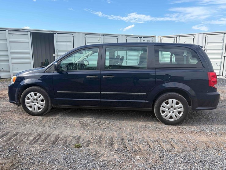 2014-dodge-caravan-image-7