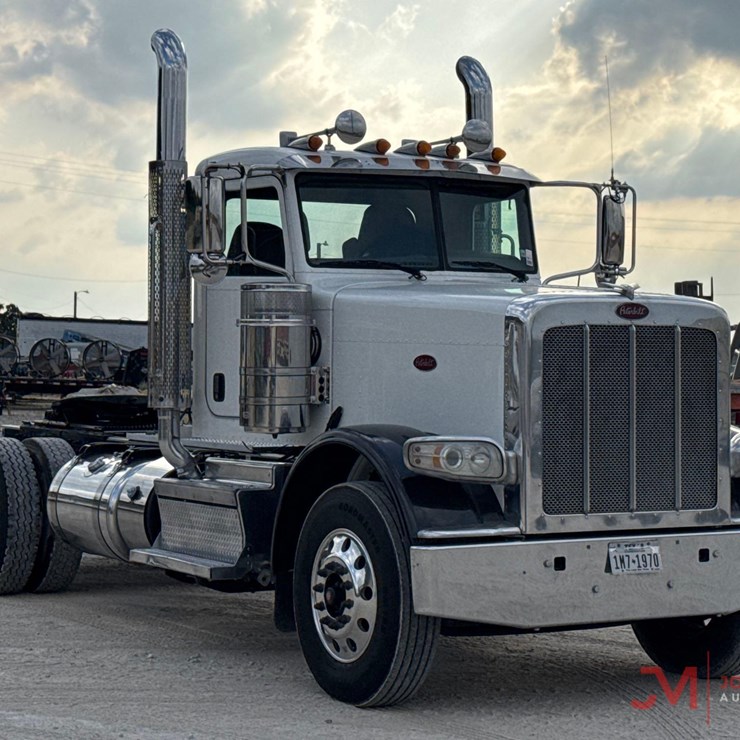 2020 PETERBILT 389