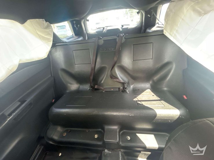2020-ford-explorer-image-13