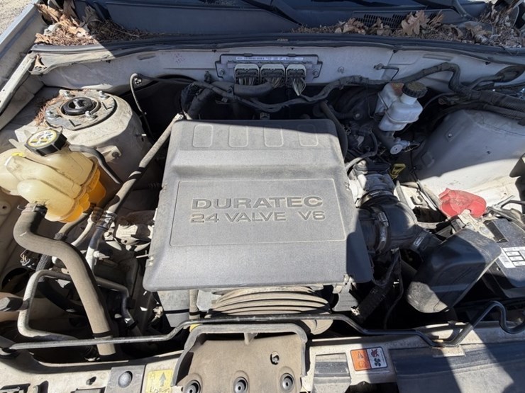 2010-ford-escape-image-12