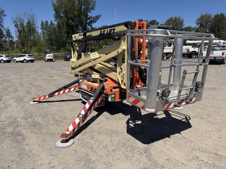 2016-jlg-x500aj-image-2
