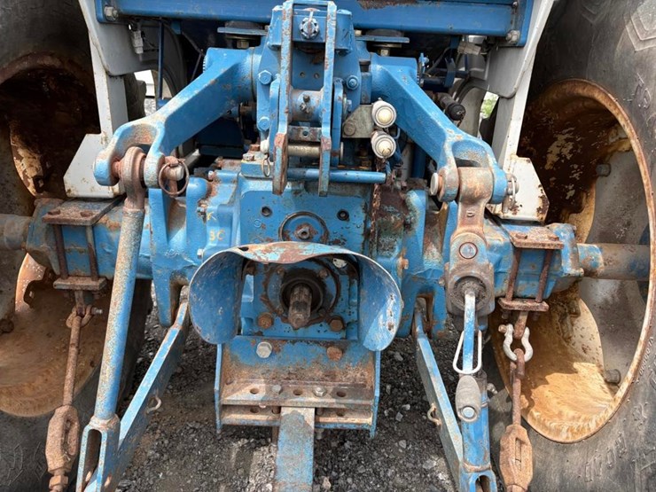 ford-2120-image-13