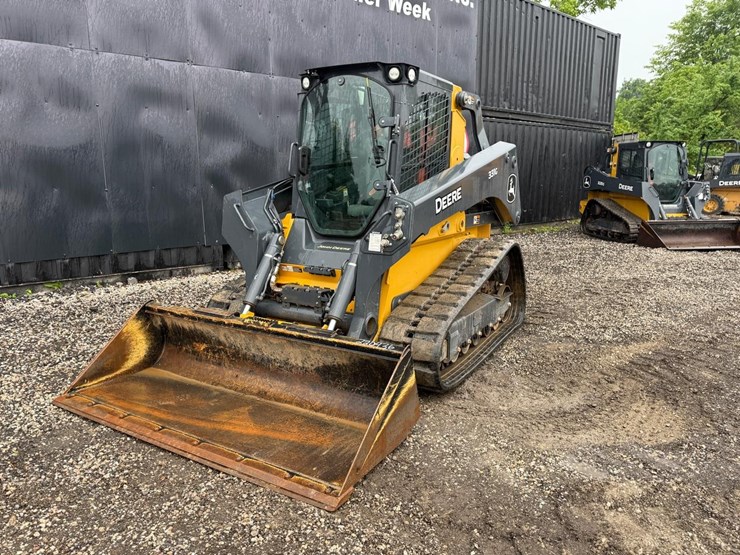 2021-deere-331g-image-8