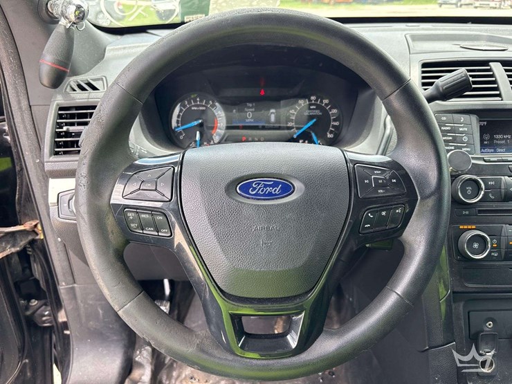 2017-ford-explorer-image-14