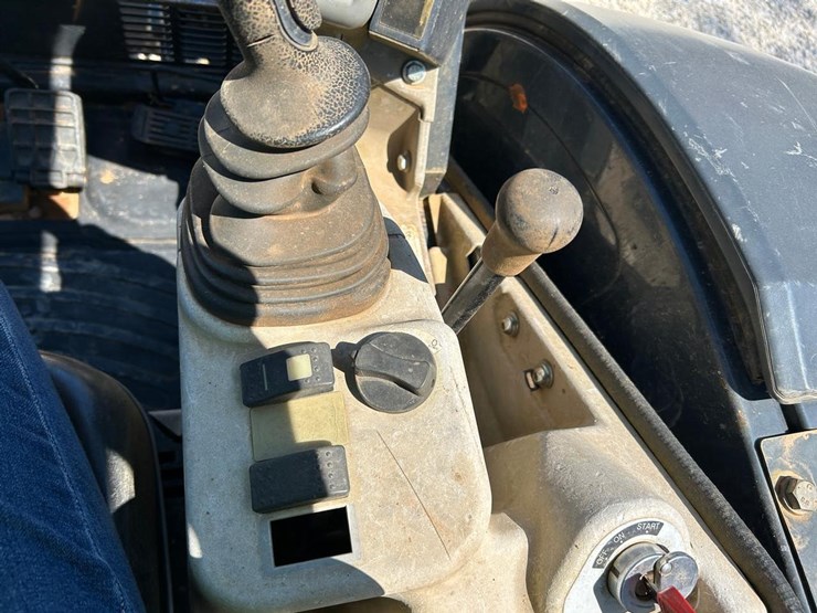 2016-deere-35g-image-22