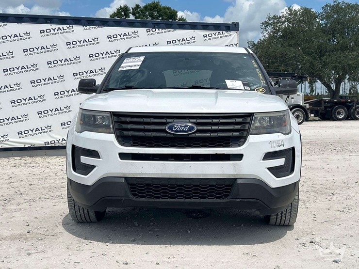 2018-ford-explorer-image-26