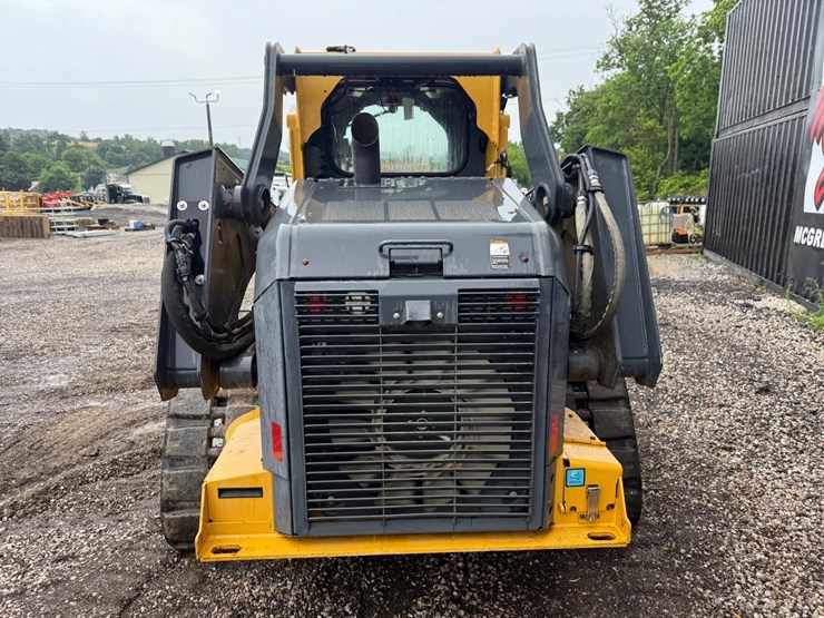 2021-deere-331g-image-3