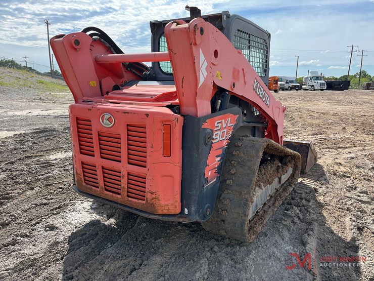 kubota-svl90-2-image-2