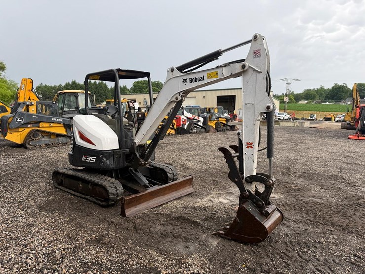 2019-bobcat-e35-image-6