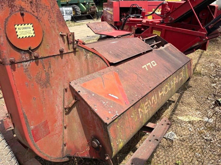 new-holland-770-image-3