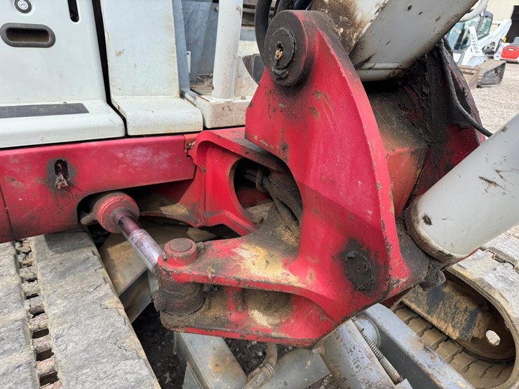 takeuchi-tb250-image-15