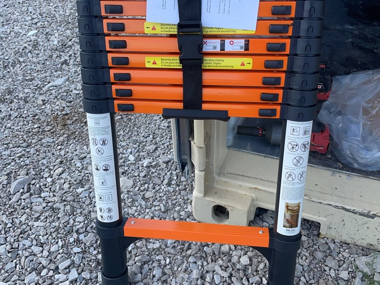 10-step-single-side-telescoping-ladder-image-1