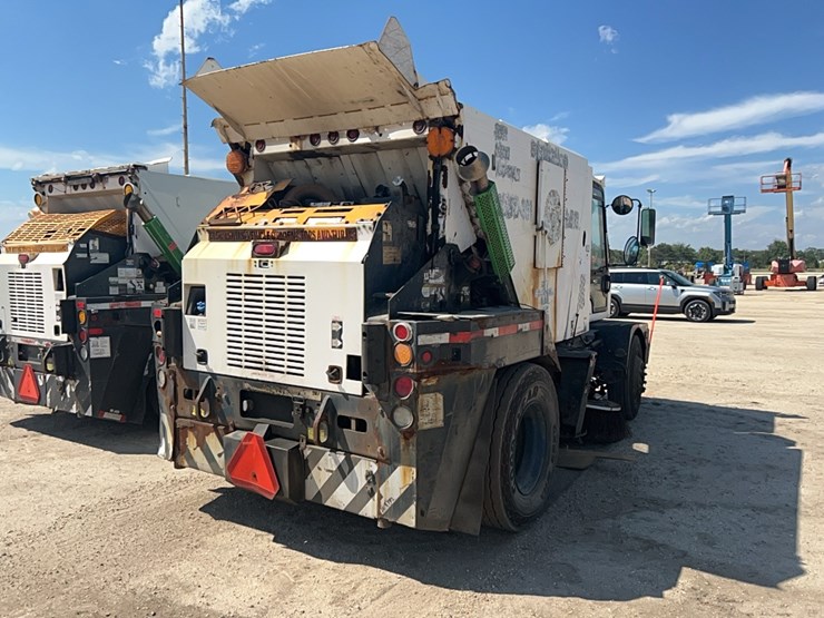 2016-global-m4-sweeper-image-3