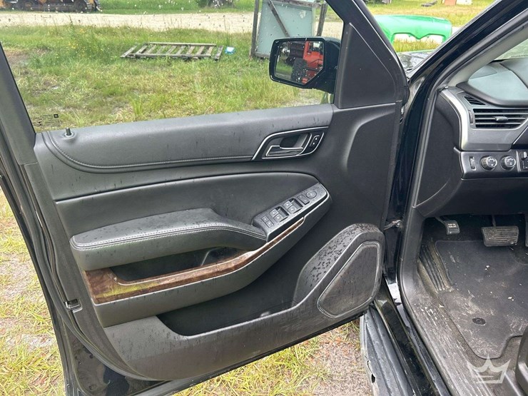 2018-chevrolet-tahoe-image-15
