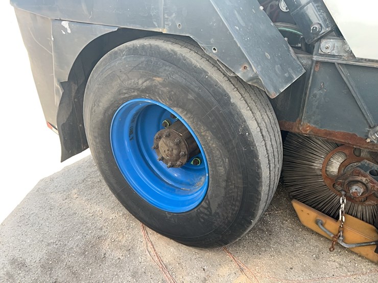 2018-global-m4-sweeper-image-10