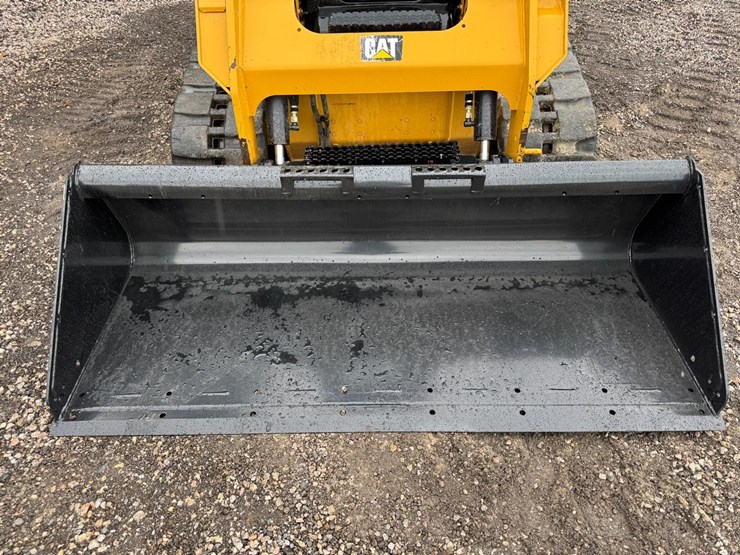 2015-caterpillar-259d-image-10