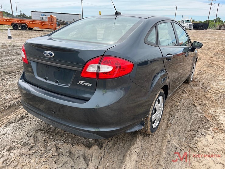 2011-ford-138-image-2