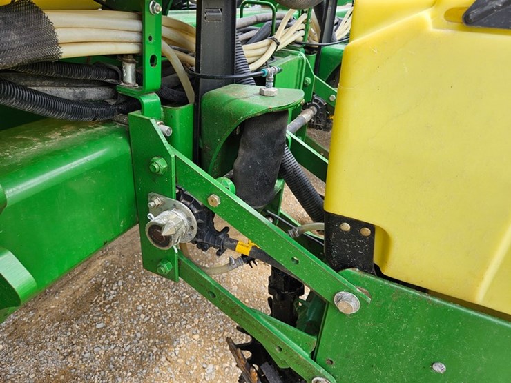 john-deere-1770-image-34