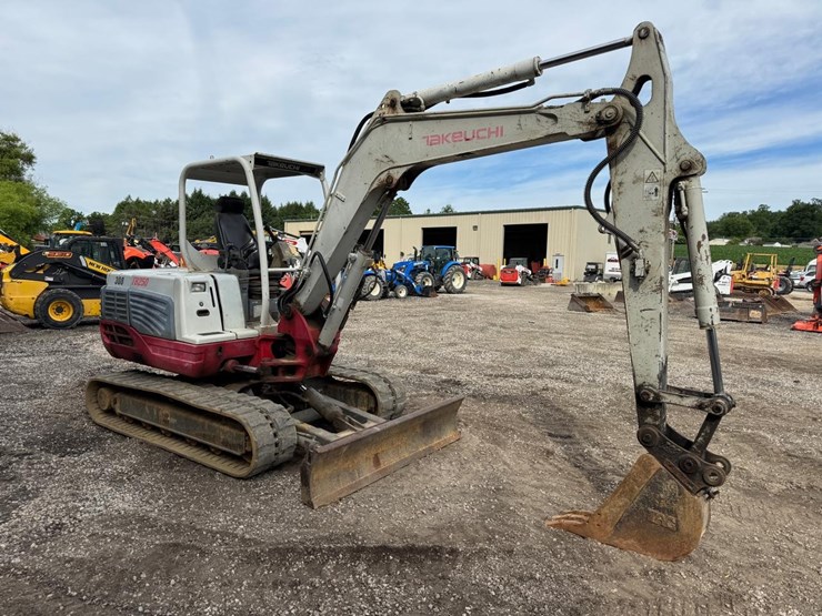 takeuchi-tb250-image-8