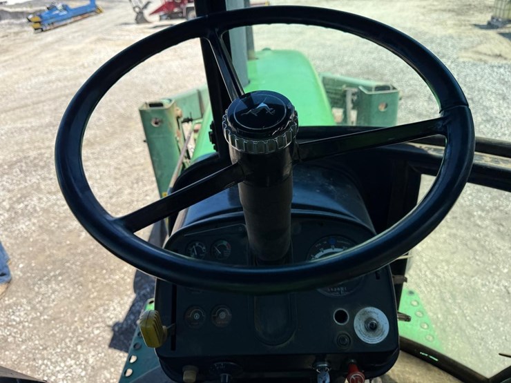 john-deere-4040-image-23