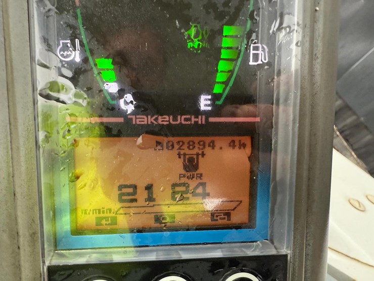 2017-takeuchi-tb230-image-22