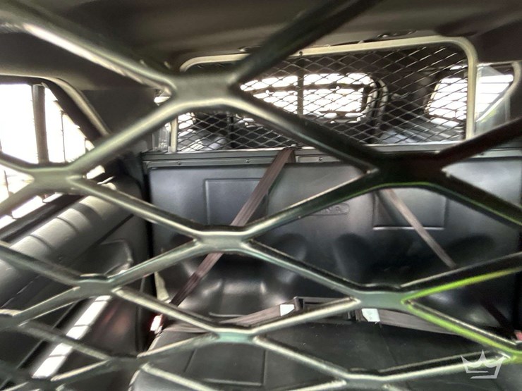 2018-ford-explorer-image-16