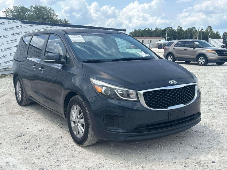 2017-kia-sedona-image-2